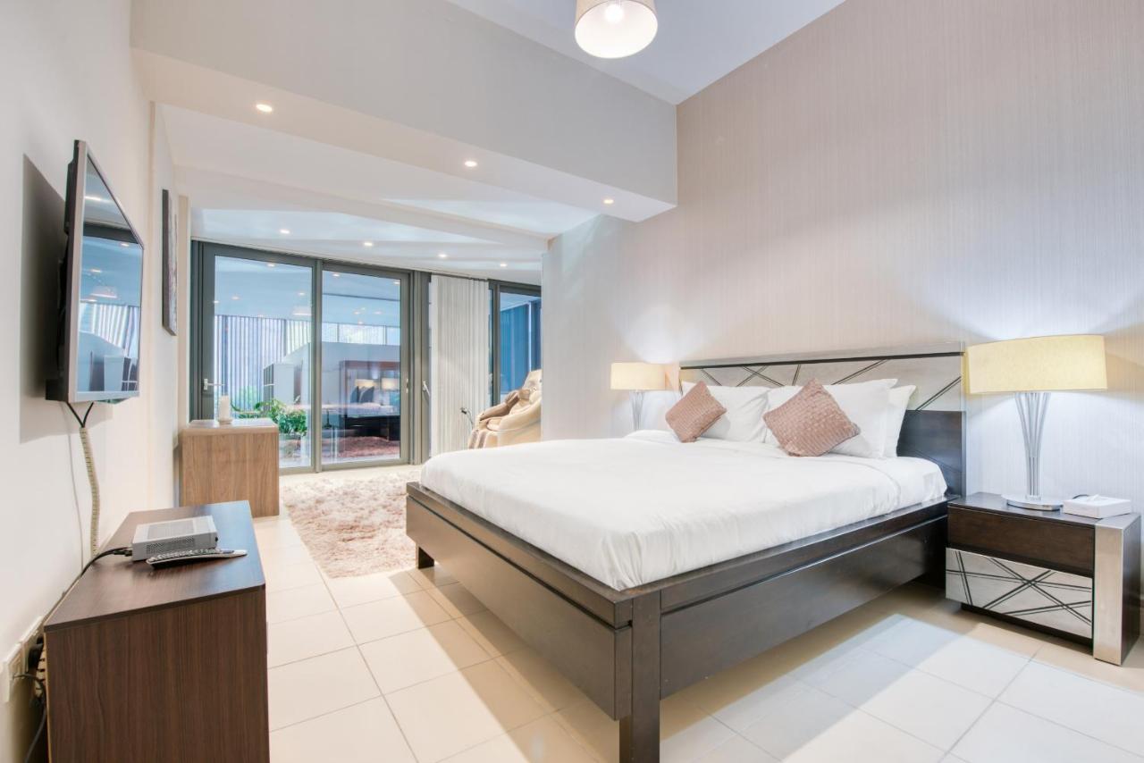 Maison Privee - Big, Bright, Luxury Marina Views Apt Next To Beach Dubái Exterior foto