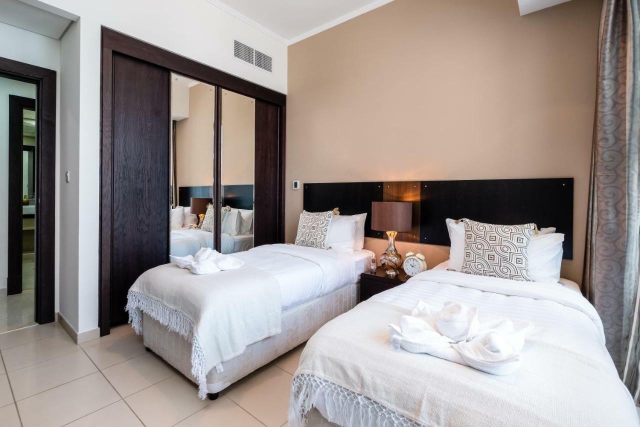 Maison Privee - Big, Bright, Luxury Marina Views Apt Next To Beach Dubái Exterior foto